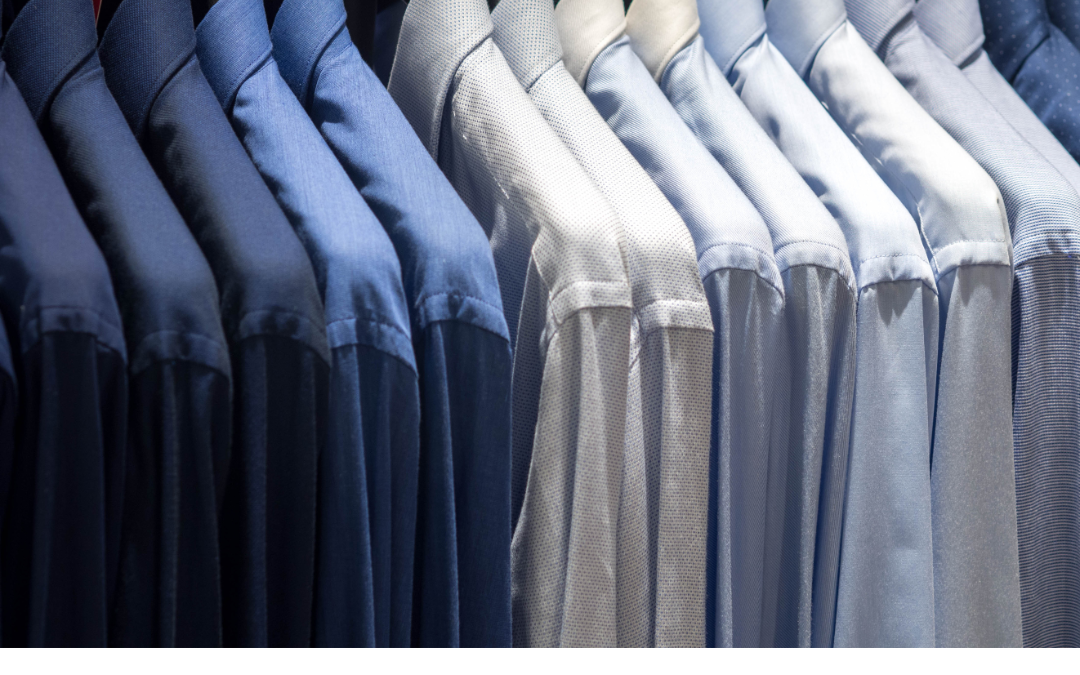 Como levar camisas sociais na mala sem amassá-las?