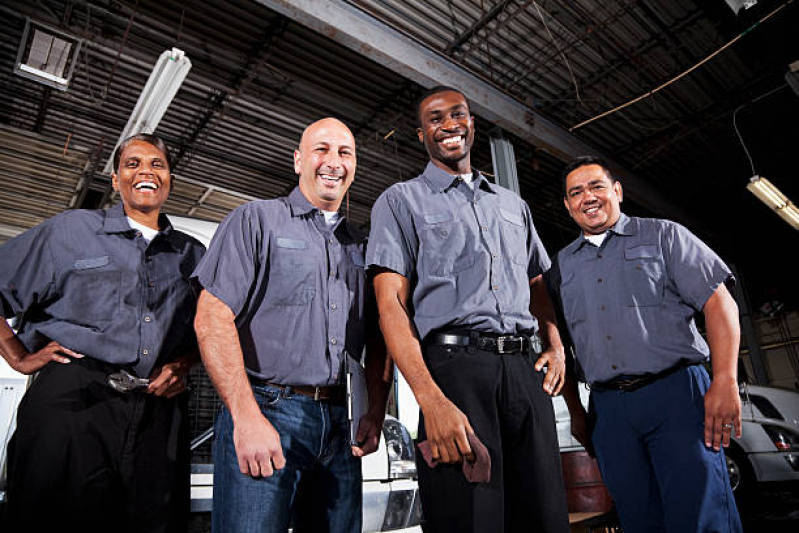 A importância de investir em uniformes de qualidade para sua empresa